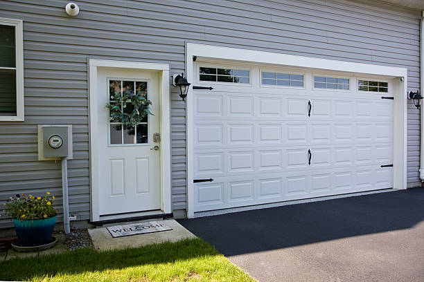 24/7 Emergency Garage Door Panel Replacement experts in Sharon, MS